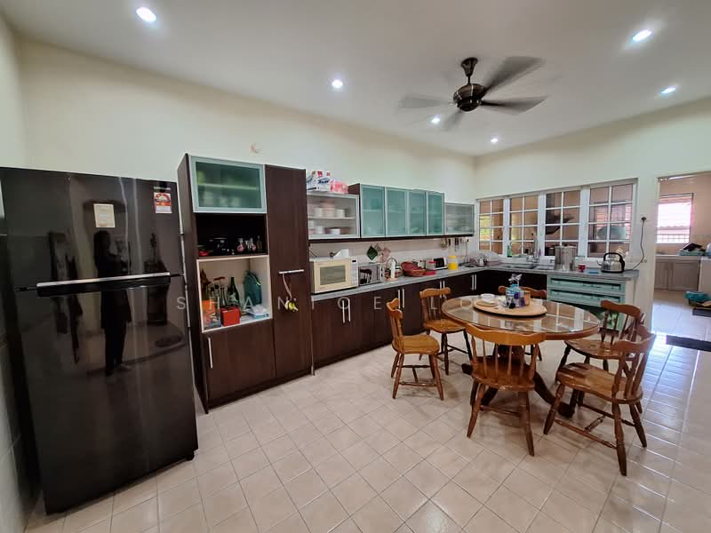 Semi-Detached House for Sale in Bandar Puteri Puchong (Puchong) - Shanice Low - Kitchen - PropertyGuru.com.my