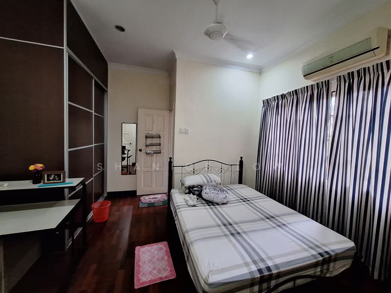 Semi-Detached House for Sale in Bandar Puteri Puchong (Puchong) - Shanice Low - Bedroom - PropertyGuru.com.my