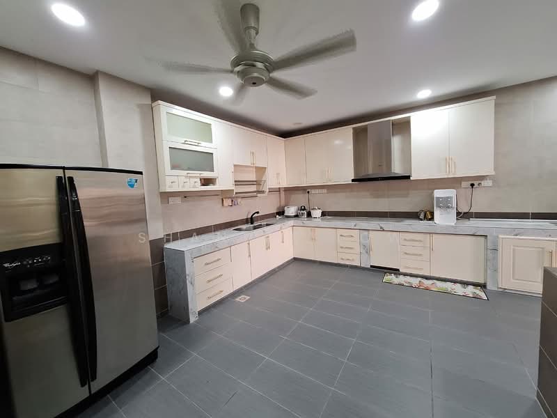 Semi-Detached House for Sale in Bandar Puteri Puchong (Puchong) - Shanice Low - Kitchen - PropertyGuru.com.my