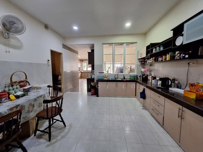 Semi-Detached House for Sale in Bandar Puteri Puchong (Puchong) - Shanice Low - Kitchen - PropertyGuru.com.my