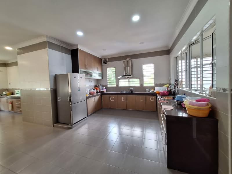 Semi-Detached House for Sale in Bandar Puteri Puchong (Puchong) - Shanice Low - Kitchen - PropertyGuru.com.my