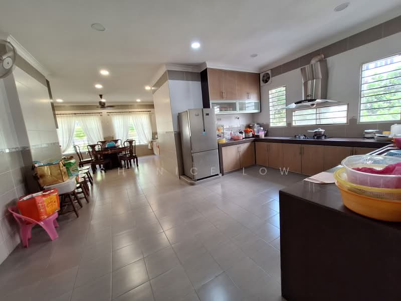 Semi-Detached House for Sale in Bandar Puteri Puchong (Puchong) - Shanice Low - Kitchen - PropertyGuru.com.my