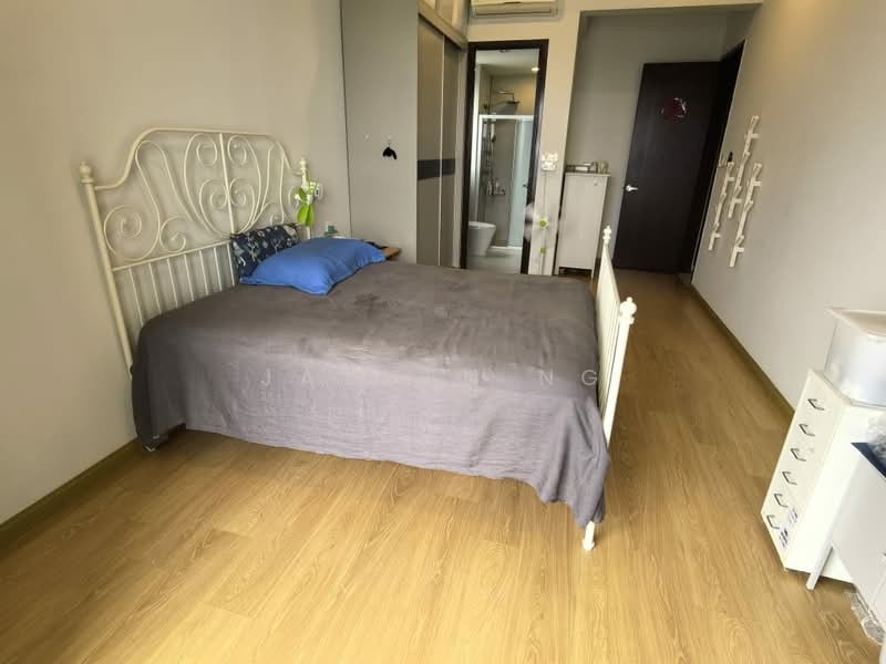 Kondominium untuk Dijual di Royal Strand @ Country Garden Danga Bay - Jayden Ng - Bedroom - PropertyGuru.com.my