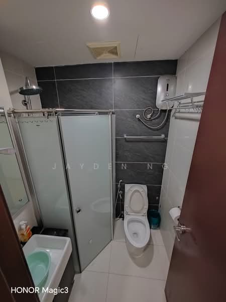 Kondominium untuk Dijual di Royal Strand @ Country Garden Danga Bay - Jayden Ng - Bathroom - PropertyGuru.com.my