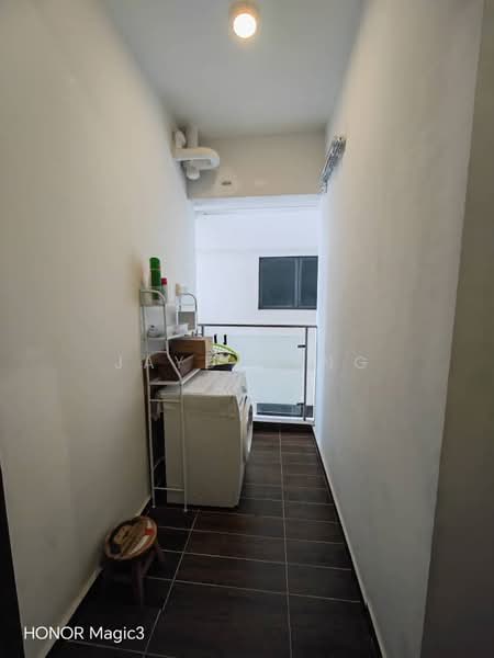 Kondominium untuk Dijual di Royal Strand @ Country Garden Danga Bay - Jayden Ng - Corridor - PropertyGuru.com.my
