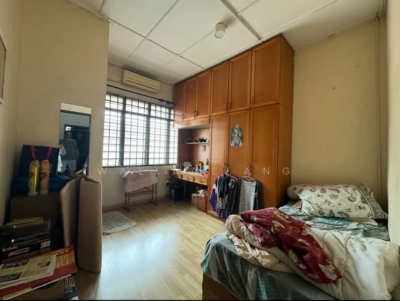 2-storey Terraced House for Sale in Taman Perling (Perling) - Wallace Ang - Bedroom - PropertyGuru.com.my