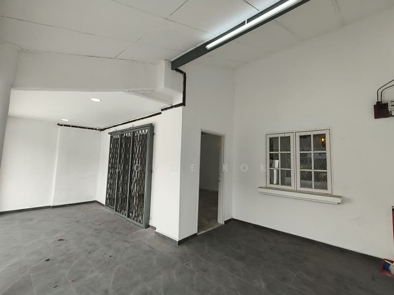 2-storey Terraced House for Sale in Usj 4 (Subang Jaya) - Joyce Kok - Entrance - PropertyGuru.com.my