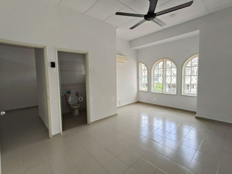 2-storey Terraced House for Sale in Usj 4 (Subang Jaya) - Joyce Kok - Living Room - PropertyGuru.com.my