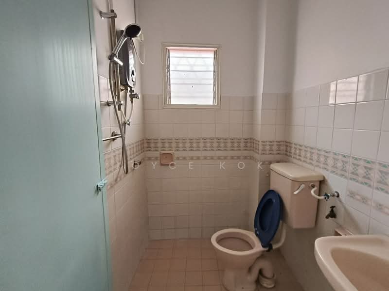 2-storey Terraced House for Sale in Usj 4 (Subang Jaya) - Joyce Kok - Bathroom - PropertyGuru.com.my