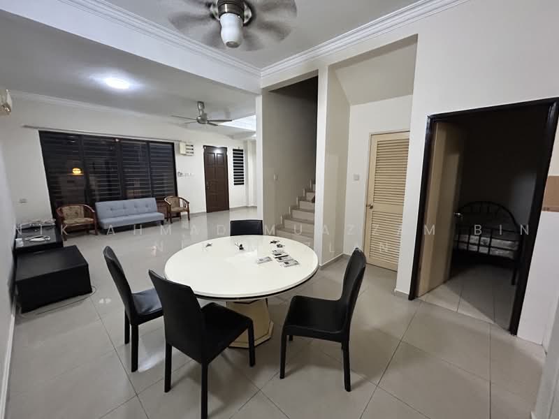 2-storey Terraced House for Rent in Seksyen 7 (Shah Alam) - Nik Ahmad Muazzam Bin Nik Mazlan - Living Room - PropertyGuru.com.my