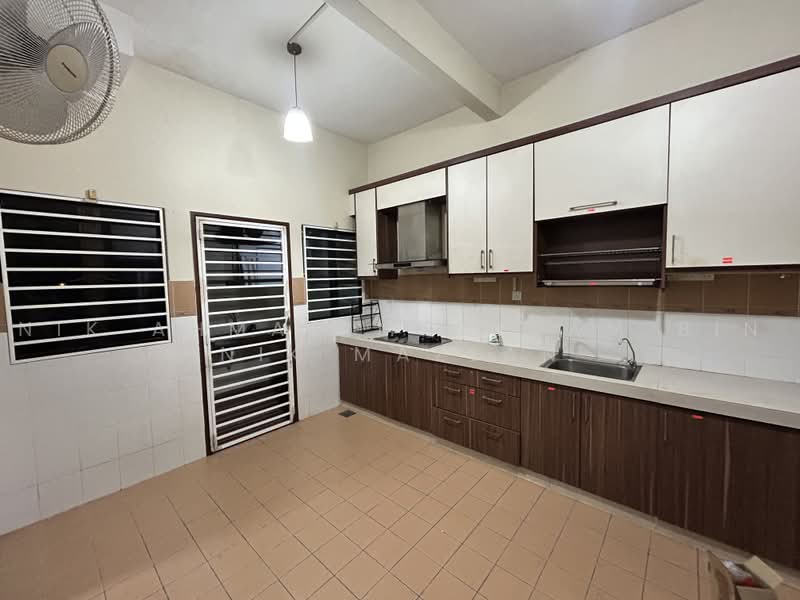 2-storey Terraced House for Rent in Seksyen 7 (Shah Alam) - Nik Ahmad Muazzam Bin Nik Mazlan - Kitchen - PropertyGuru.com.my