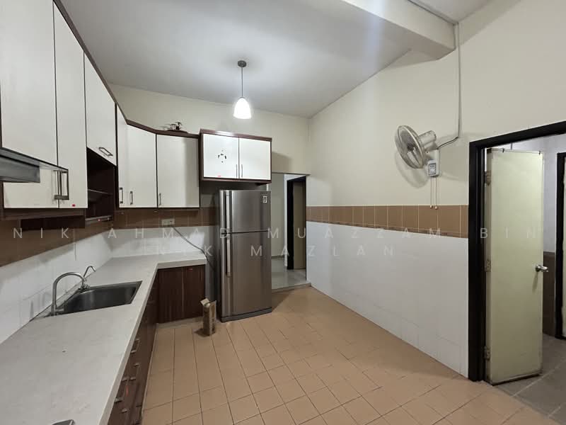 2-storey Terraced House for Rent in Seksyen 7 (Shah Alam) - Nik Ahmad Muazzam Bin Nik Mazlan - Kitchen - PropertyGuru.com.my