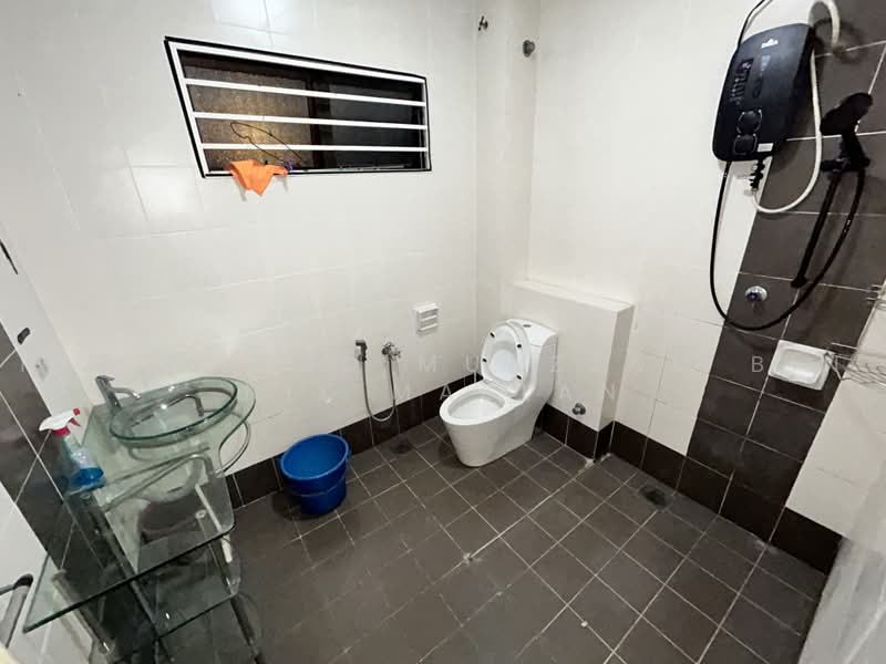 2-storey Terraced House for Rent in Seksyen 7 (Shah Alam) - Nik Ahmad Muazzam Bin Nik Mazlan - Bathroom - PropertyGuru.com.my