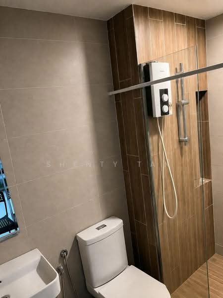 Service Residence for Sale at RYAN & MIHO - Shenty Tan - Bathroom - PropertyGuru.com.my