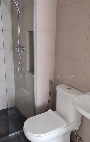 Kondominium untuk Dijual di d'Brightton - Yanny Siow - Bathroom - PropertyGuru.com.my