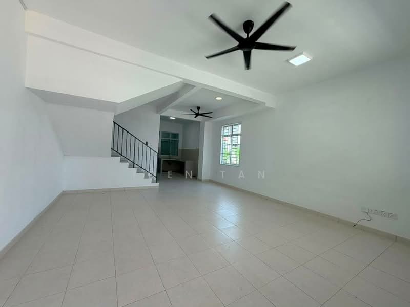 2.5-storey Terraced House for Sale in Taman Pulai Mutiara (Iskandar Puteri (Nusajaya)) - Iden Tan - Living Room - PropertyGuru.com.my