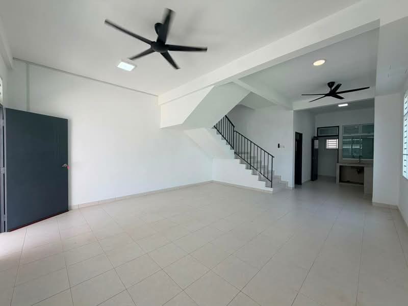 2.5-storey Terraced House for Sale in Taman Pulai Mutiara (Iskandar Puteri (Nusajaya)) - Iden Tan - Living Room - PropertyGuru.com.my