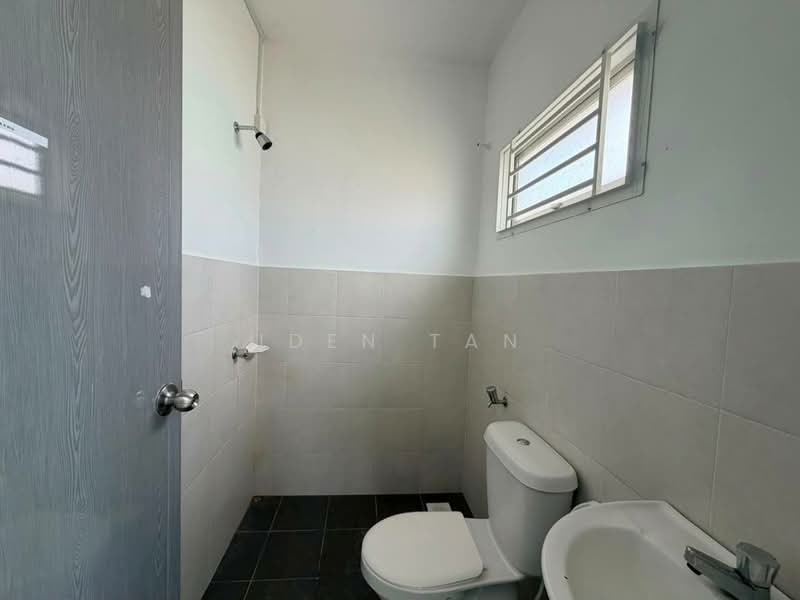 2.5-storey Terraced House for Sale in Taman Pulai Mutiara (Iskandar Puteri (Nusajaya)) - Iden Tan - Bathroom - PropertyGuru.com.my