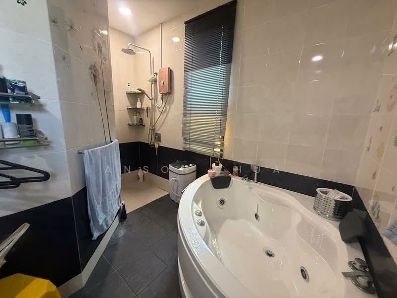 Cluster House for Sale in Taman Medan Jaya (Kota Tinggi) - Anson Chua - Bathroom - PropertyGuru.com.my
