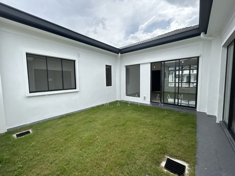 1-storey Terraced House for Sale in Shah Alam (Selangor) - Nik Ahmad Muazzam Bin Nik Mazlan - Exterior - PropertyGuru.com.my