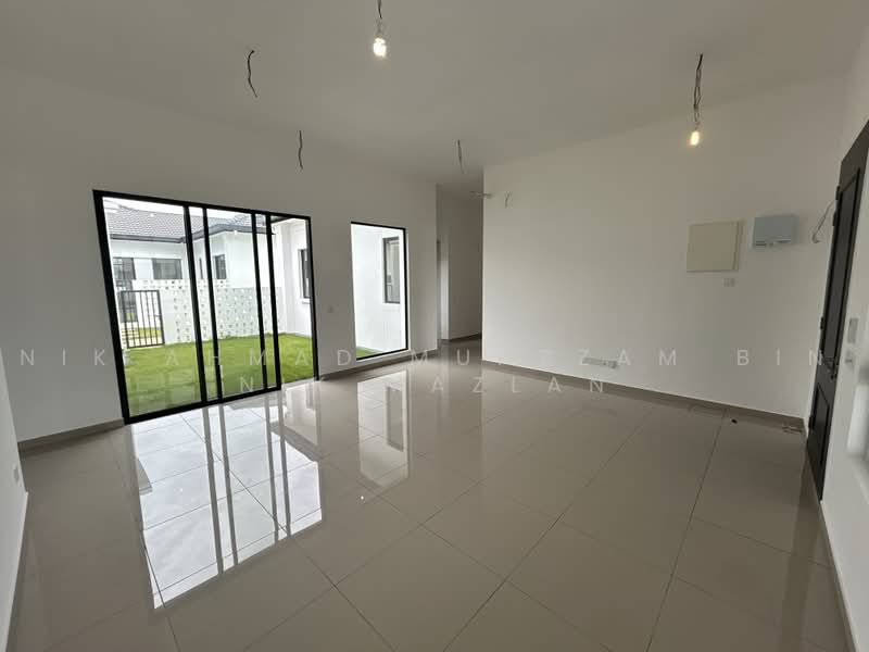 1-storey Terraced House for Sale in Shah Alam (Selangor) - Nik Ahmad Muazzam Bin Nik Mazlan - Living Room - PropertyGuru.com.my
