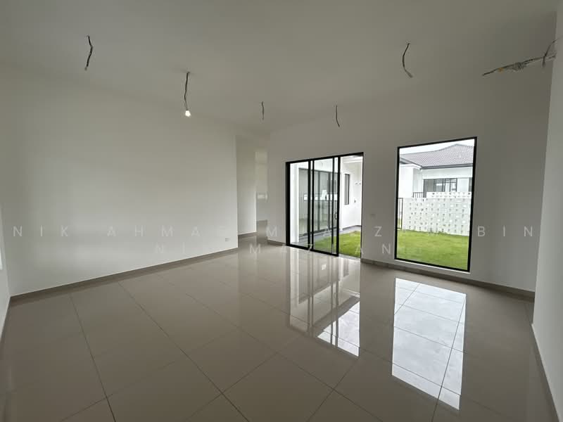 1-storey Terraced House for Sale in Shah Alam (Selangor) - Nik Ahmad Muazzam Bin Nik Mazlan - Living Room - PropertyGuru.com.my
