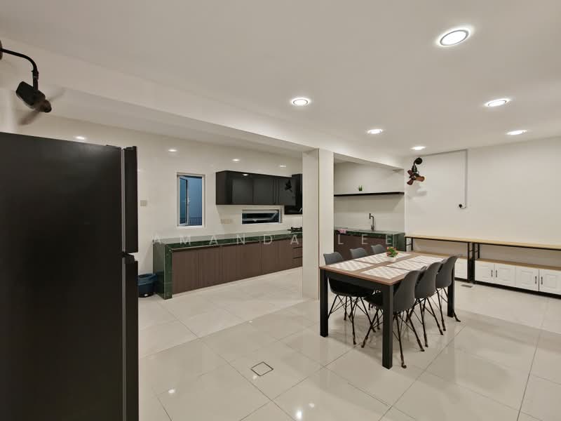 4-storey Terraced House for Sale in Batu 9 (Cheras) - Amanda Lee - PropertyGuru.com.my
