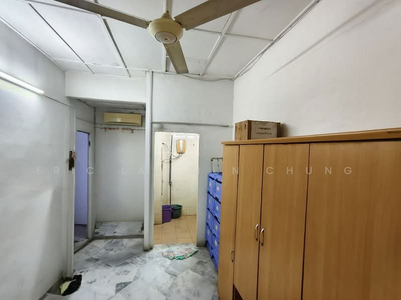 1-storey Terraced House for Sale in Bandar Kinrara Seksyen 1 (Bandar Kinrara) - Eric Lau Mun Chung - Interior - PropertyGuru.com.my