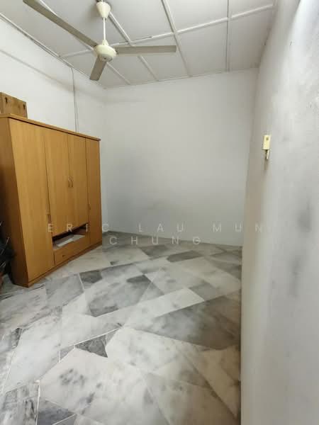 1-storey Terraced House for Sale in Bandar Kinrara Seksyen 1 (Bandar Kinrara) - Eric Lau Mun Chung - Interior - PropertyGuru.com.my