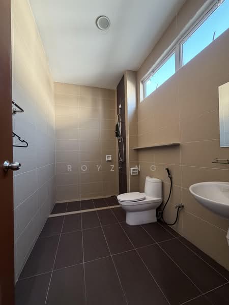 Cluster House for Sale in Austin Heights (Tebrau) - Royz Ng - Bathroom - PropertyGuru.com.my