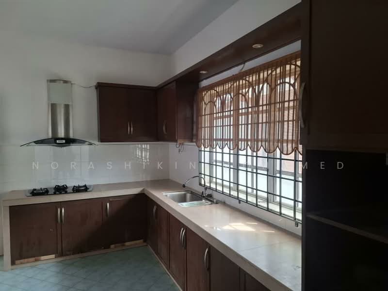 Semi-Detached House for Rent in Ayer Keroh (Melaka) - Norashikin Mohamed - Kitchen - PropertyGuru.com.my