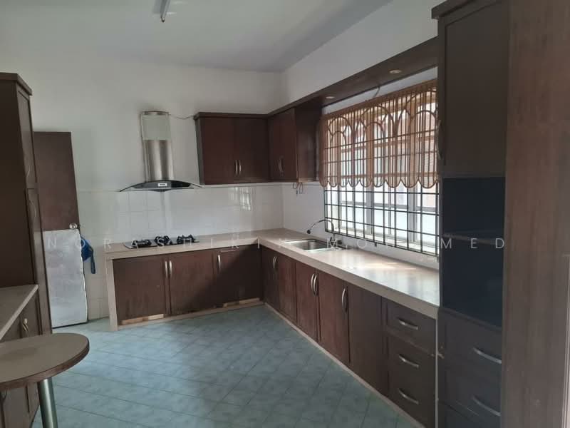 Semi-Detached House for Rent in Ayer Keroh (Melaka) - Norashikin Mohamed - Kitchen - PropertyGuru.com.my
