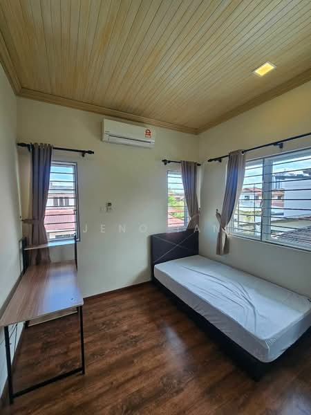 Semi-Detached House for Rent in Kuching (Sarawak) - Jeno Tan - Bedroom - PropertyGuru.com.my