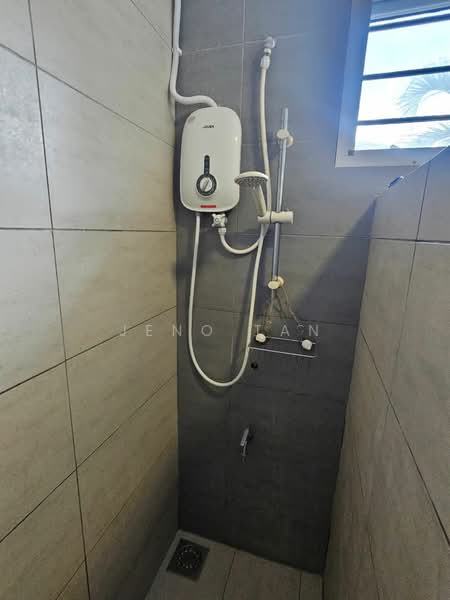 Semi-Detached House for Rent in Kuching (Sarawak) - Jeno Tan - Bathroom - PropertyGuru.com.my