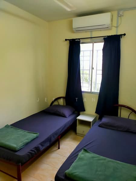 Pangsapuri untuk Disewa di Permai Lake View Apartment - Jeff Tan - Bedroom - PropertyGuru.com.my