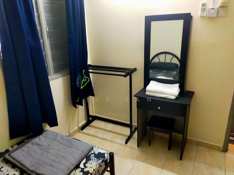 Pangsapuri untuk Disewa di Permai Lake View Apartment - Jeff Tan - Bedroom - PropertyGuru.com.my