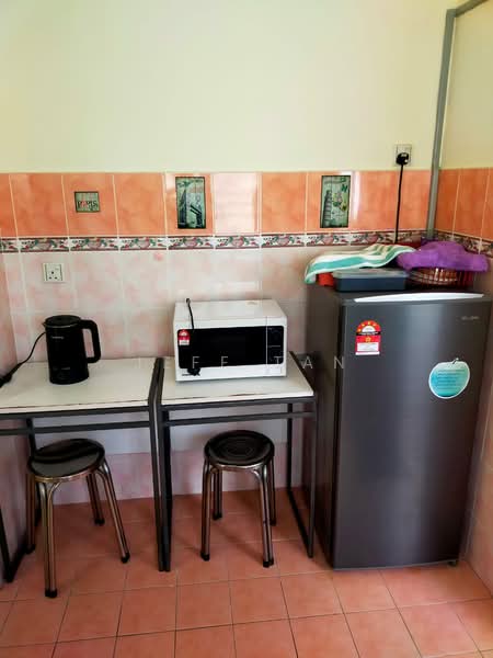 Pangsapuri untuk Disewa di Permai Lake View Apartment - Jeff Tan - Kitchen - PropertyGuru.com.my
