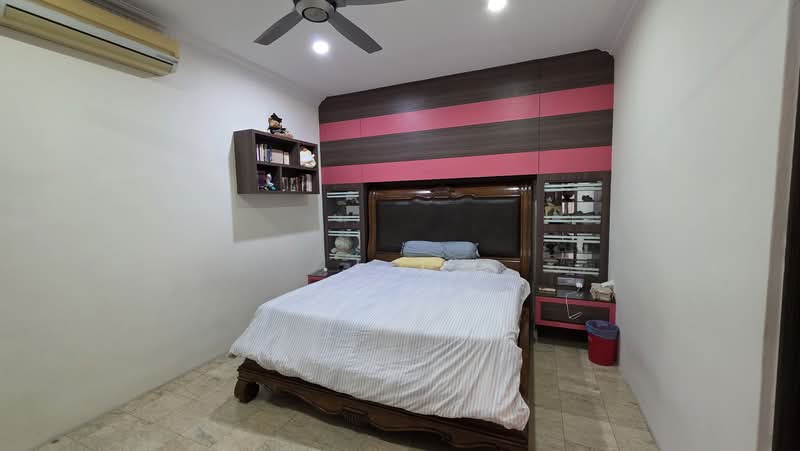 Bungalow for Sale in Kota Kemuning (Shah Alam) - J J - Bedroom - PropertyGuru.com.my