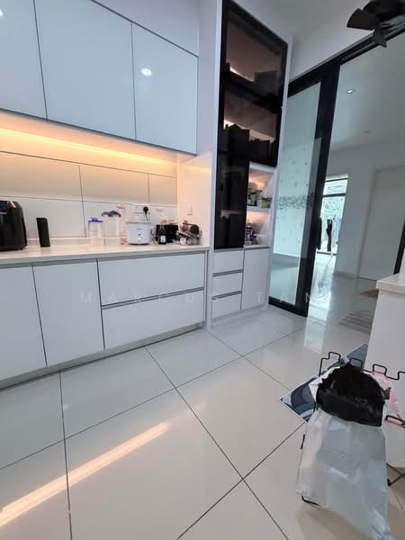 Condominium for Sale at Starhill Luxury Residence - Marcus Tan - Kitchen - PropertyGuru.com.my