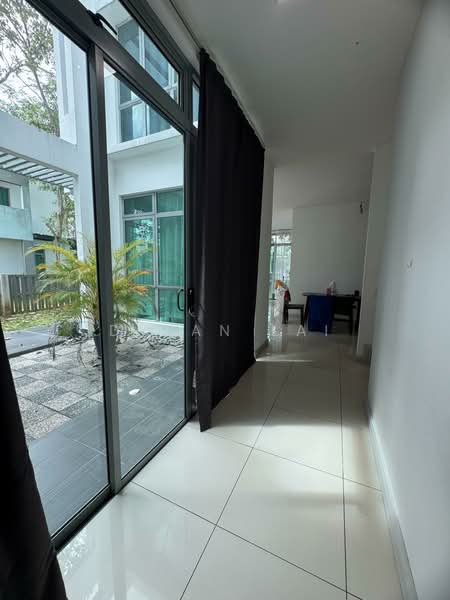 Rumah Teres 2-Tingkat untuk Dijual di Setia Eco Glades (Cyberjaya) - Dylan Lai - Corridor - PropertyGuru.com.my