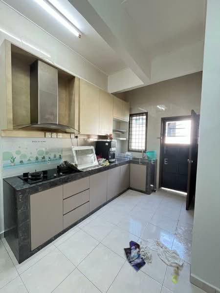 Rumah Teres 1-Tingkat untuk Disewa di Mutiara Rini (Skudai) - Samuel Lee - Kitchen - PropertyGuru.com.my