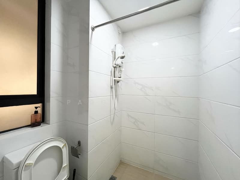 Service Residence for Rent at Country Garden Central Park - Paggie Tee - Bathroom - PropertyGuru.com.my