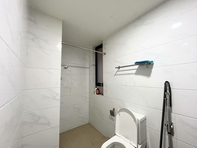 Service Residence for Rent at Country Garden Central Park - Paggie Tee - Bathroom - PropertyGuru.com.my
