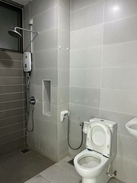 Kondominium untuk Dijual di PARC Regency (Residensi Masai) - Alex How - Bathroom - PropertyGuru.com.my