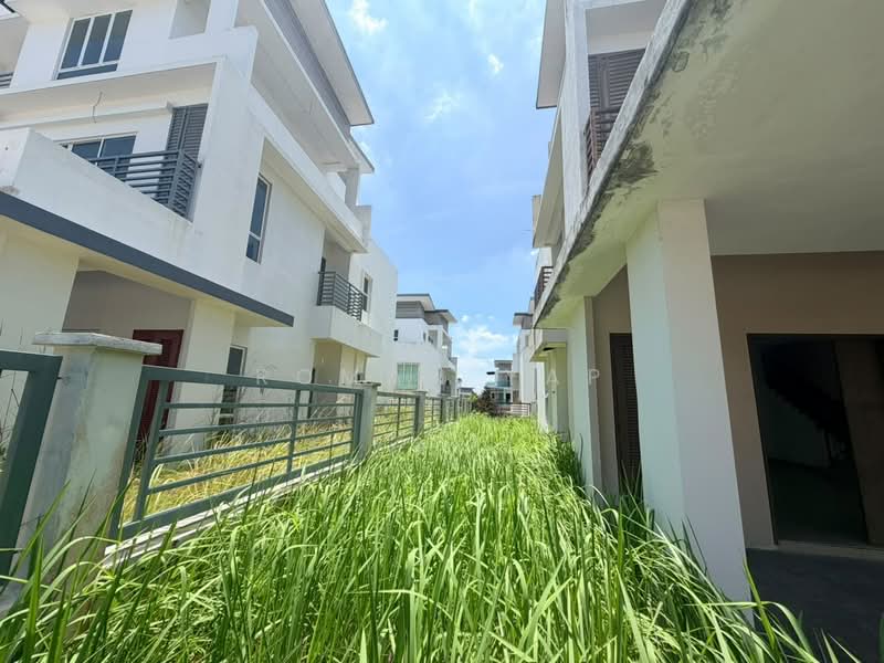 Semi-Detached House for Sale in Rawang (Selangor) - Roman Yap - Exterior - PropertyGuru.com.my