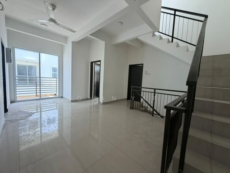 Semi-Detached House for Sale in Rawang (Selangor) - Roman Yap - Living Room - PropertyGuru.com.my