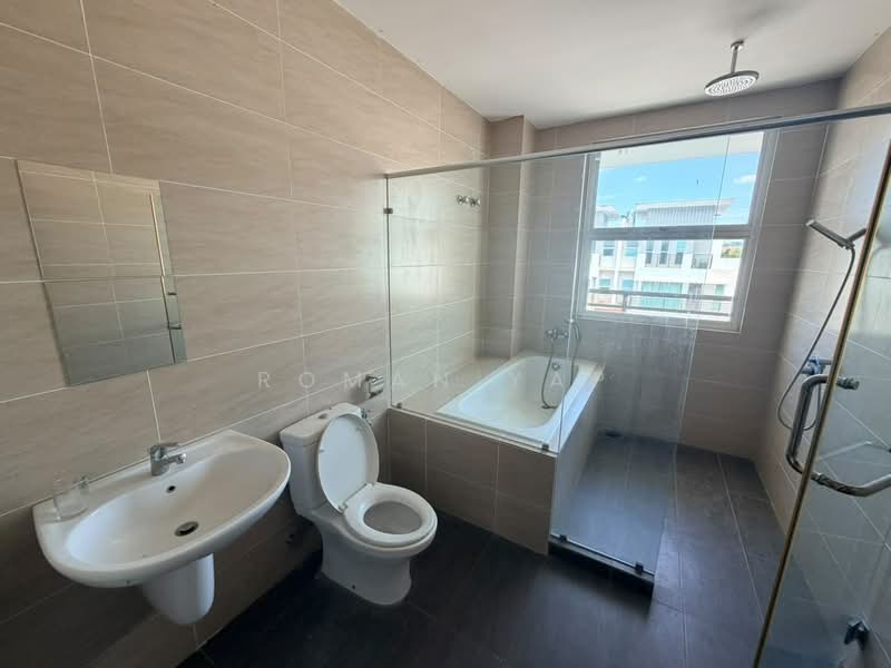 Semi-Detached House for Sale in Rawang (Selangor) - Roman Yap - Bathroom - PropertyGuru.com.my