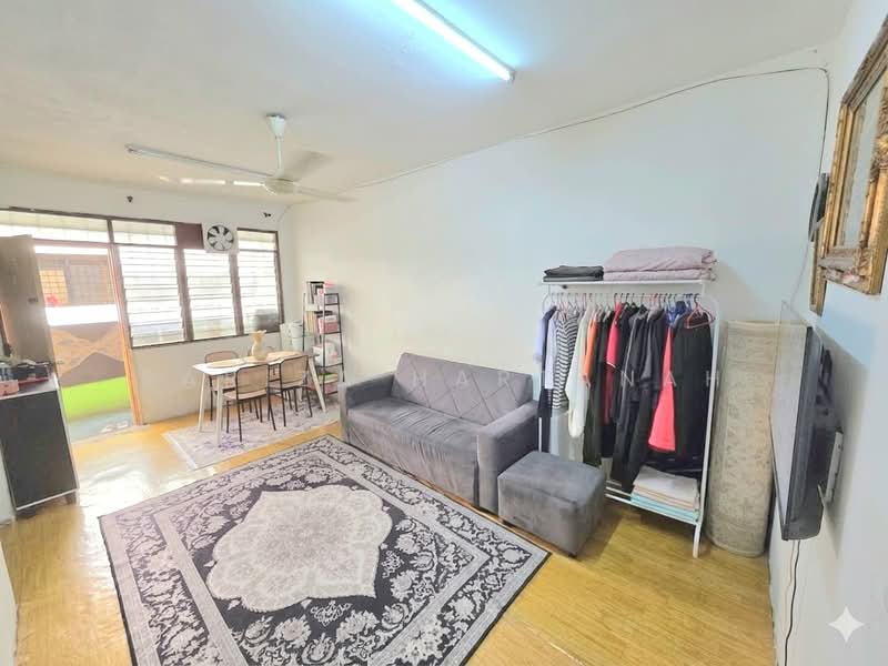 Flat for Sale at Pangsapuri Seroja - Sariza Hartanah - Living Room - PropertyGuru.com.my