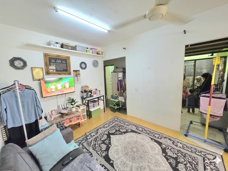 Flat for Sale at Pangsapuri Seroja - Sariza Hartanah - Living Room - PropertyGuru.com.my