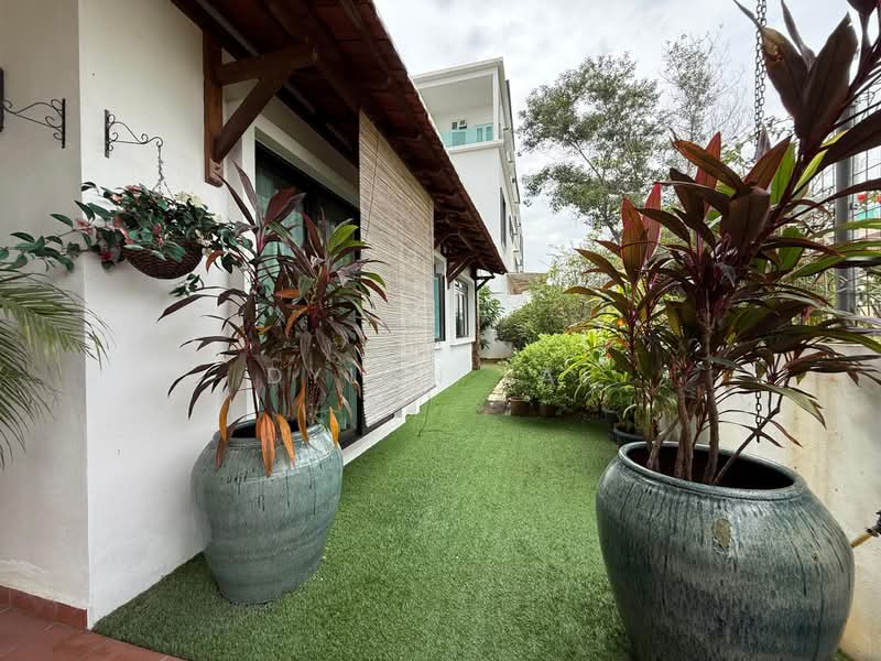 Bungalow for Sale in Perdana Lakeview East (Cyberjaya) - Dylan Lai - Exterior - PropertyGuru.com.my